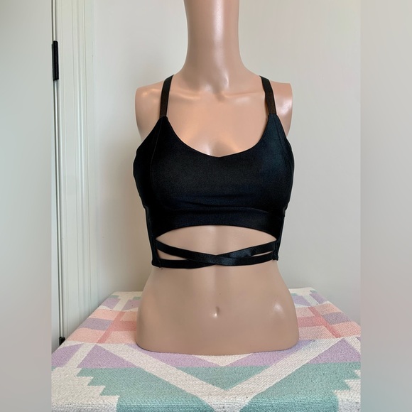 Forever 21 Tops - Forever 21 black strappy crop top